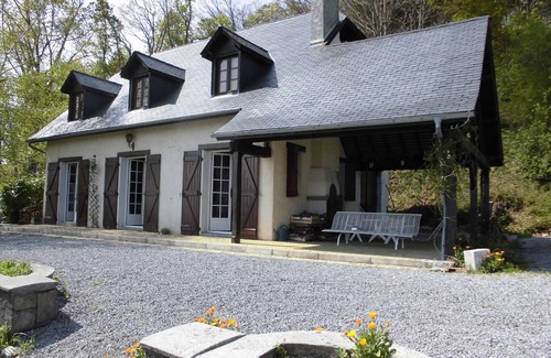 Aramits House | Character house with panoramic view of the mountains in a quiet serene