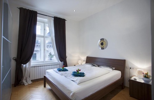 Prague 1 Apartment | Charles Bridge apartment