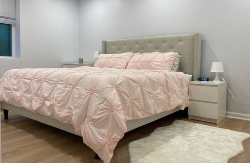 Executive Park House | Charlotte 5br/2bath home