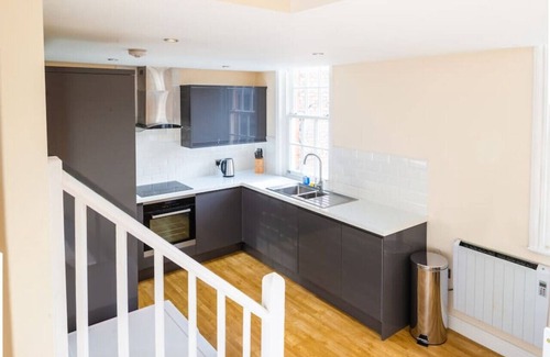 Ipswich Apartment | Charlotte House: Prime Location Urban Nest – 2BED 2BATH