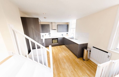 Ipswich Apartment | Charlotte House: Prime Location Urban Nest – 2BED 2BATH