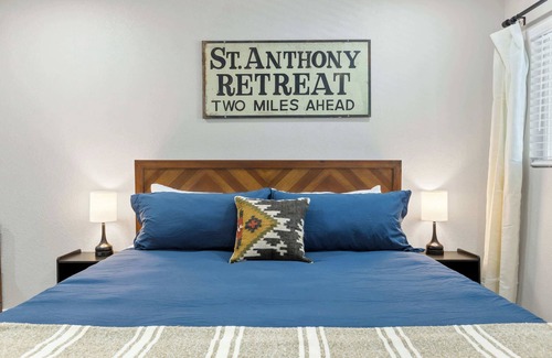 Three Rivers Hotel | Charlotte Sequoia Motel RM2 Ac, Pool, 10Min to SNP