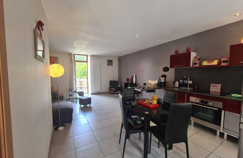 Le Pont-Chretien-Chabenet Cottage | Charming House with Private Garden, Close to River & Medieval Towns