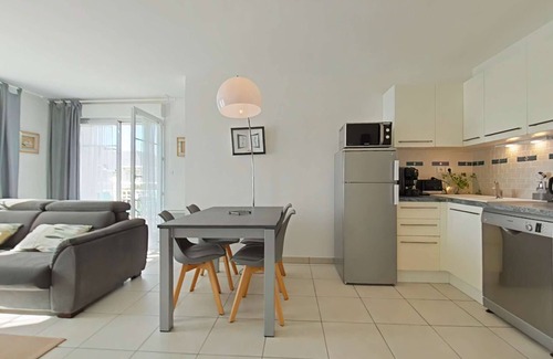 Saint-Gilles-Croix-de-Vie Apartment | Charming 2-Bed Apt, Sleeps 6, 700m to Beach, Balcony, Garage, Elevator