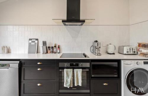 Invermay Apartment | Charm on Forster