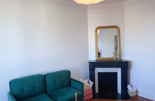 Charenton-le-Pont Apartment | Charmant 2P Rénové, 1 Min du Métro 8, Profitez de Paris et du Bois Vincennes