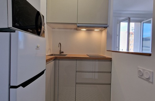Charenton-le-Pont Apartment | Charmant 2P Rénové, 1 Min du Métro 8, Profitez de Paris et du Bois Vincennes