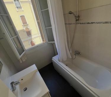 Gambetta Apartment | Charmant appartement avec terrasse en plein cœur de Nice à deux pas de la mer !