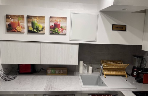 Suresnes Apartment | Charmant Appartement Entièrement Meublé à 10 Minutes de la Défense