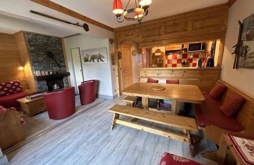 Meribel-Mottaret Apartment | Charmant Appartement Méribel - 2 Pièces, Cabine, Balcon Sud, Casier à Skis - FR-1-355-266