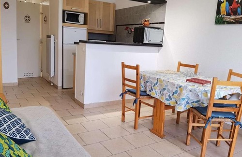 Marseillan Plage Apartment | Charmant appartement T2 cabine, proche plage, commerces, parking privé, terrasse sud-est, 5 pers - FR-1-326-582