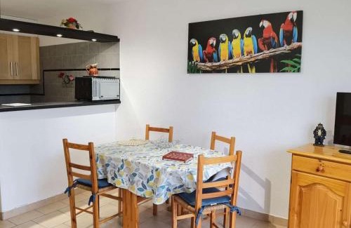 Marseillan Plage Apartment | Charmant appartement T2 cabine, proche plage, commerces, parking privé, terrasse sud-est, 5 pers - FR-1-326-582