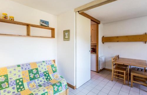 Montchavin Apartment | Charmant studio à Montchavin proche pistes, balcon, parking, équipé pour 4 pers. - FR-1-329-53