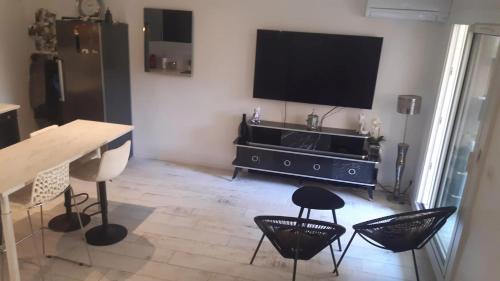 Sainte-Maxime City Centre Apartment | Charmant studio à Sainte-Maxime, 30 m²