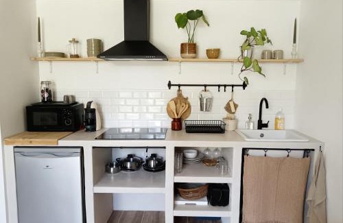 Lion-sur-Mer House | Charmant Studio au rez de chaussée de notre maison de village