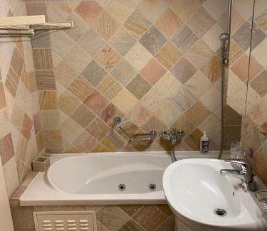 Lens Apartment | Charmant studio avec piscine à deux pas du centre