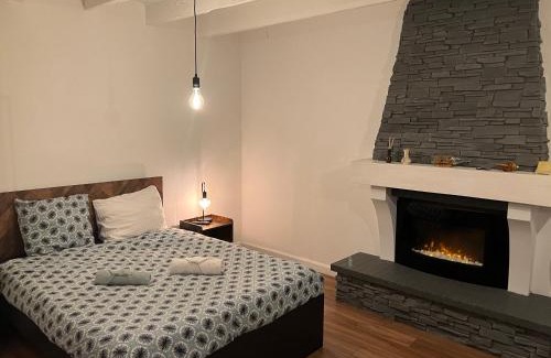 Blanzy Apartment | charmant studio