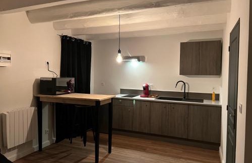 Blanzy Apartment | charmant studio