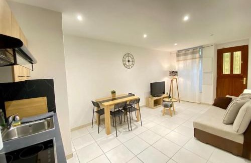 Quartier Administrations Apartment | Charmant T1 au Cœur de Nimes