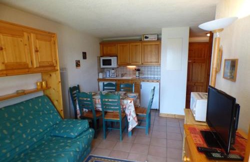 Les Saisies Apartment | Charmant T2 cabine aux Saisies - 6 pers, balcon, proche ESF et sports - FR-1-594-186