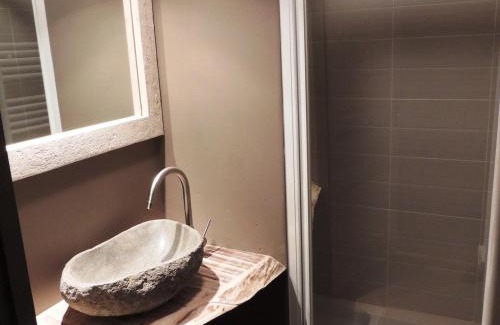 Les Gets Apartment | Charmant T2 Cabine avec Spa et Piscine, Proche Centre et Pistes de Ski - Les Gets - FR-1-598-85
