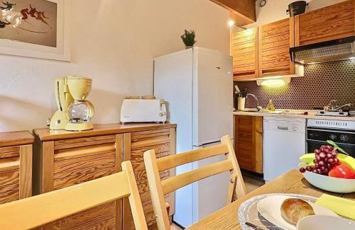 Val-d'Isere Apartment | Charmant T3 avec 2 salles de bain, proche pistes et commodités à Val-d'Isère - FR-1-411-898