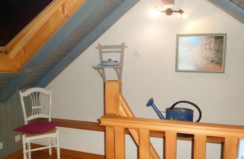 Servance-Miellin House | Charmante Maison Les Volets Bleus