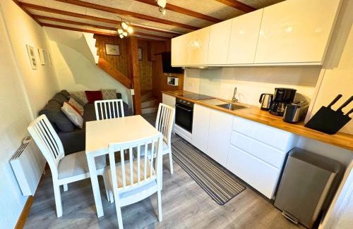 Praranger House | Charmante maison rénovée 2 étages, terrasse Ouest, 4 km des Menuires, wifi gratuit, animaux bienvenus - FR-1-452-167