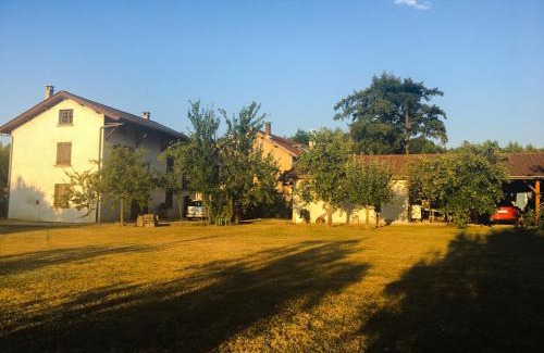 Saint-Simeon-de-Bressieux House | Charme et confort en Isère