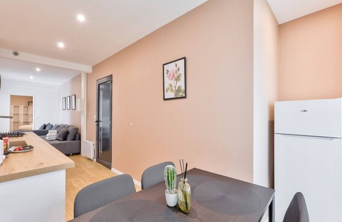 19th Arrondissement Apartment | Charme Parisien 6 Personnes, 2 Chambres, 19ème