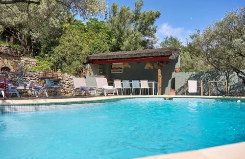 Sollies-Toucas Apartment | Charme Provençal Les Amandiers Swimming pool & Pets
