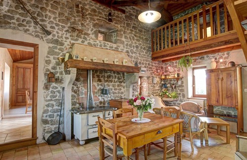 Essertines-en-Chatelneuf Cottage | Charming Cottage with Terrace near Montbrison – Pet Friendly, Free Wi-Fi & Parking