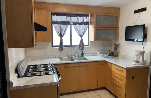 Escobedo House | Charming 3-bedroom house with WiFi, AC Gated Community San Nicolás de los Garza