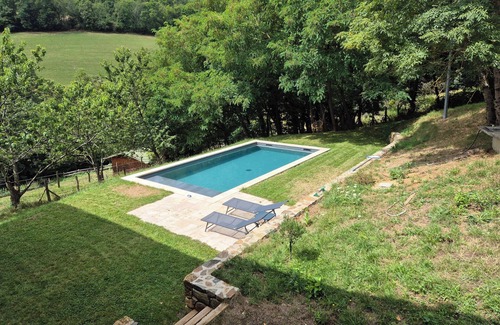 Saint-Julien-sur-Bibost Cottage | Charming stone cottage in the heart of nature.