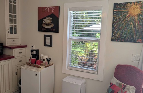 Hendricks and Venice Isles Cottage | Charming 1-bedroom Cottage in downtown FT. Lauderdale with pool and backyard.