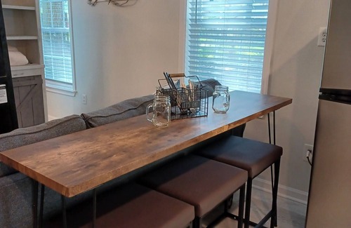 Pawleys Island Cottage | Charming 1-bedroom cottage in lovely Pawleys Island Walk to Boat ramp Dogs ok