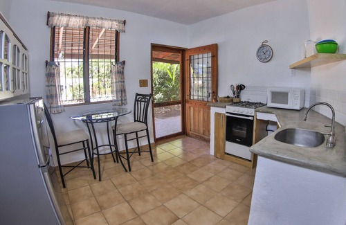Playa Hermosa Cottage | Charming 1-bedroom cottage with WiFi, AC in beautiful Playa Hermosa