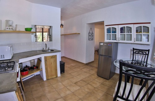 Playa Hermosa Cottage | Charming 1-bedroom cottage with WiFi, AC in beautiful Playa Hermosa