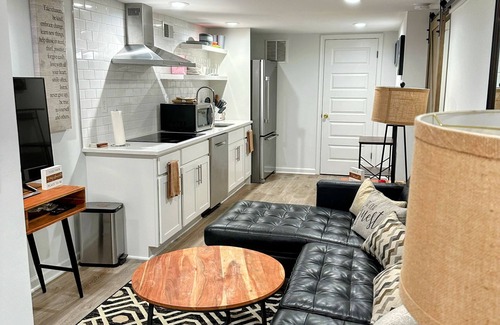 Downtown Baltimore House | Charming 1-bedroom, 1 bathroom townhome in awesome Baltimore with WiFi, AC