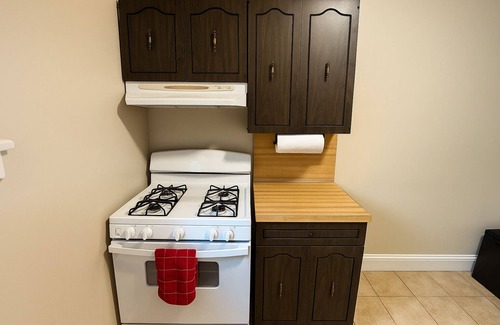 Mamaroneck Apartment | Charming 1-bedroom apt walk to Train and DownTown area with WiFi, AC
