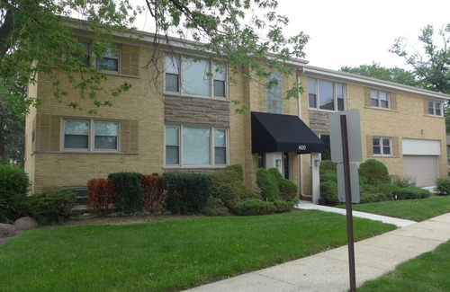 O'Hare Apartment | Charming 1-bedroom apartment with AC, WiFi in phenomenal Park Ridge