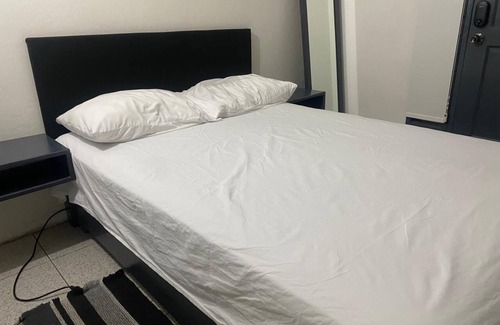Eastwood Park Apartment | Charming 1-bedroom apartment in wonderful Kingston with AC, WiFi