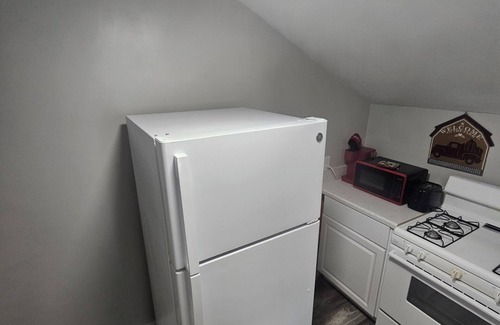 Sandusky Apartment | Charming 1-bedroom apartment in a house with WiFi, AC in Sandusky