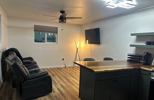 Ridgeway Apartment | Charming 1-bedroom apartment in enchanting Soldotna with WiFi