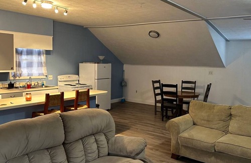 Clinton Apartment | Charming 1-bedroom apartment in Clinton, MS with AC, WiFi. Close to restaurants