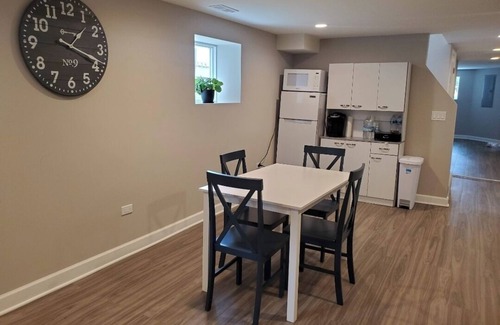 Lavergne Apartment | Charming 1-bedroom apartment in brilliant Berwyn with AC, WiFi