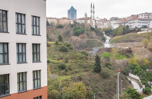 Kagithane Apartment | Charming 1-Bedroom Apt with a Building Garden