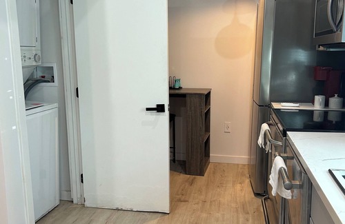 North Long Beach House | Charming 1-bedroom bungalow in fabulous Long Beach with WiFi, AC