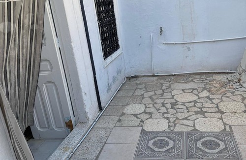 Hammamet House | Charming 1-bedroom building with WiFi and AC in soothing Hammamet