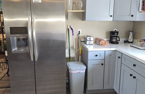 Lakeland Cottage | Charming 1-bedroom cottage in beautiful Lakeland with AC, WiFi, Daily or monthly